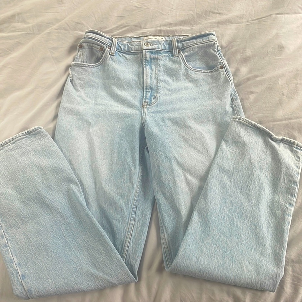 Abercrombie & Fitch 90’s straight ultra high rise